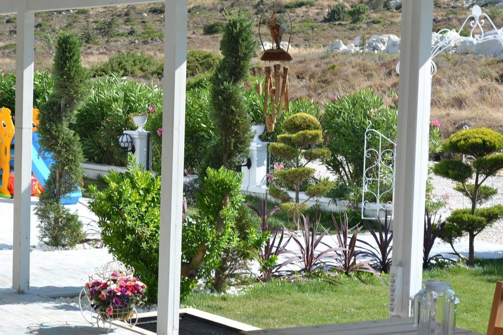 Lapis Port Surf Hotel Алачати Экстерьер фото